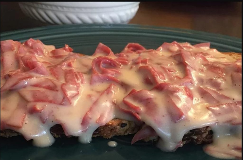 Creamed Chipped Beef On Toast Is A Forgotten Classic Kitch Me Now