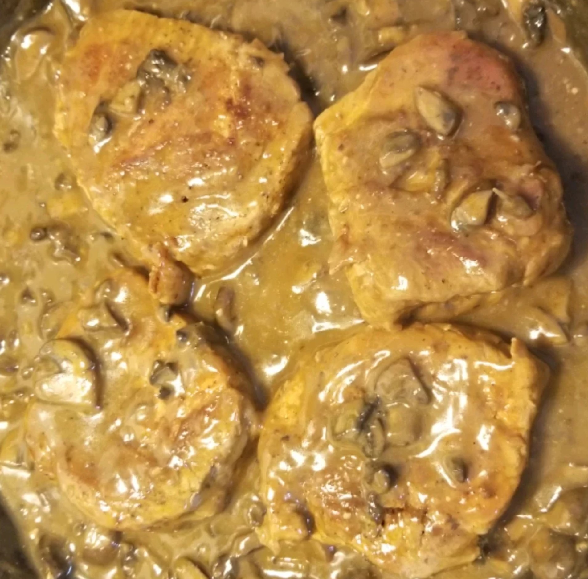 Pork Chops in Garlic Mushroom Sauce – Kitch Me Now