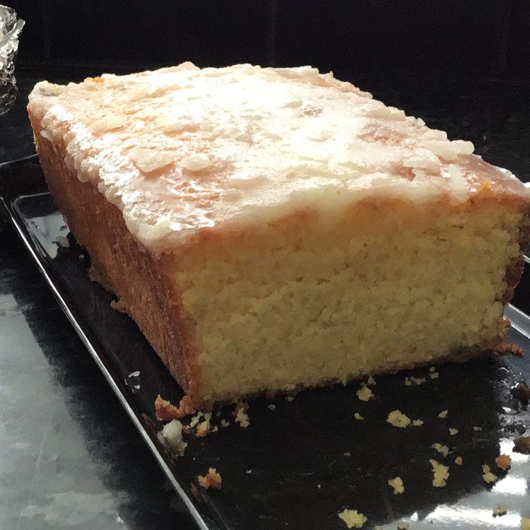 BEST EVER LEMON DRIZZLE CAKE