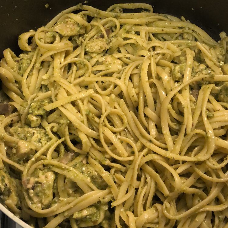 CHICKEN PESTO PASTA