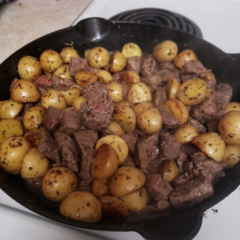 GARLIC BUTTER STEAK AND POTATOES SKILLET – Kitch Me Now