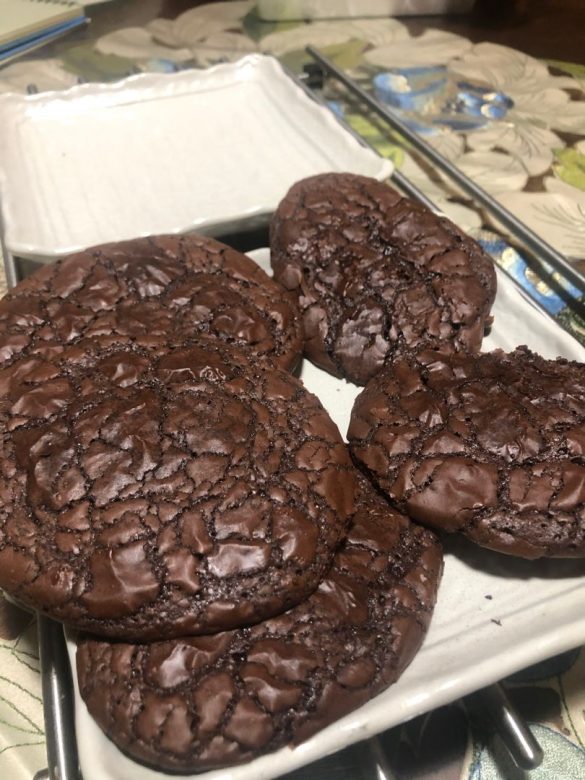 Fudgy chocolate cookies – Kitch Me Now