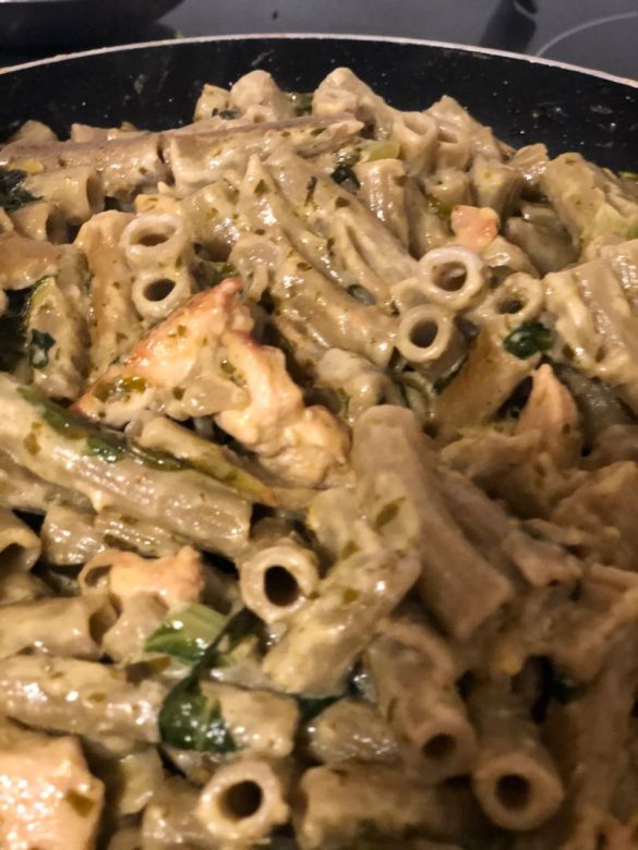 Creamy Pesto Chicken And Spinach Pasta An Easy 30 Minute Homemade Dinner Recipe Kitch Me Now