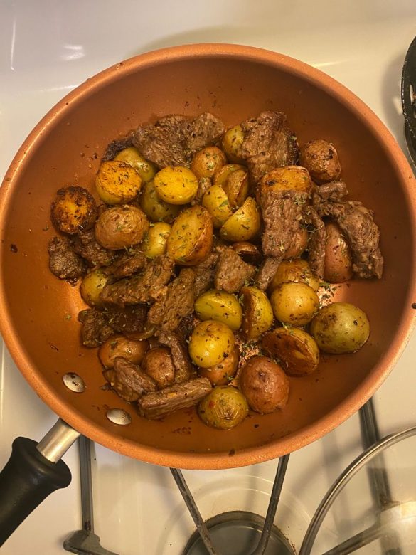 Juicy Herby Garlic Butter Steak Bites With Crispy Potatoes Kitch Me Now 